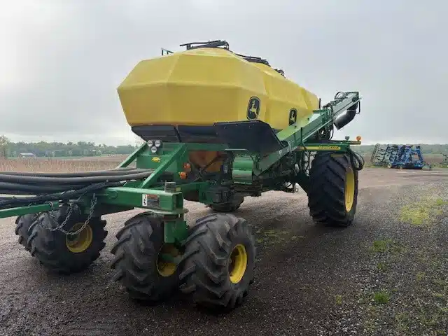 Gallery image 2 for Used 2012 John Deere 1890 Air Drill