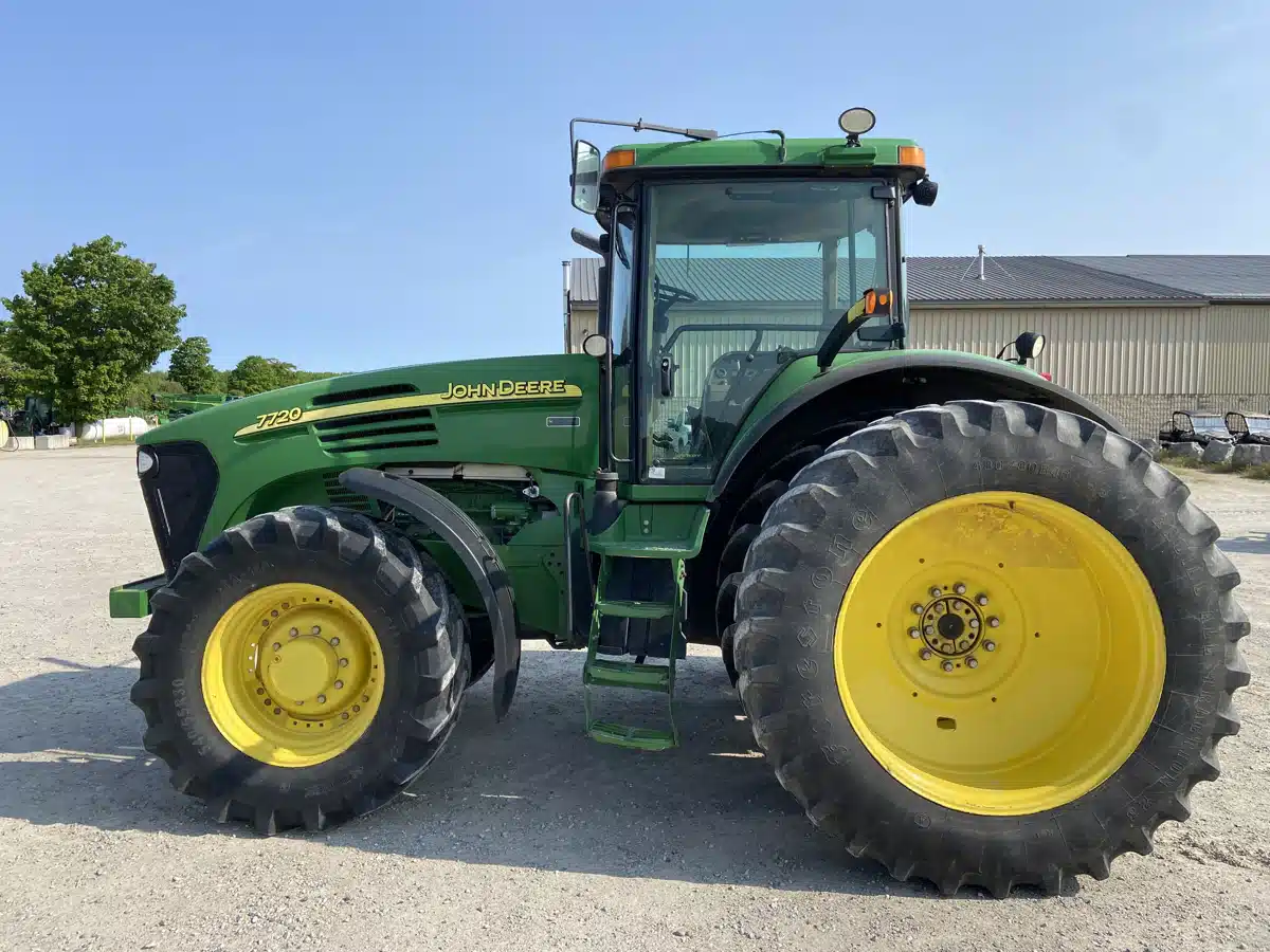 Gallery image 2 for Used 2008 John Deere 7720 Tractor