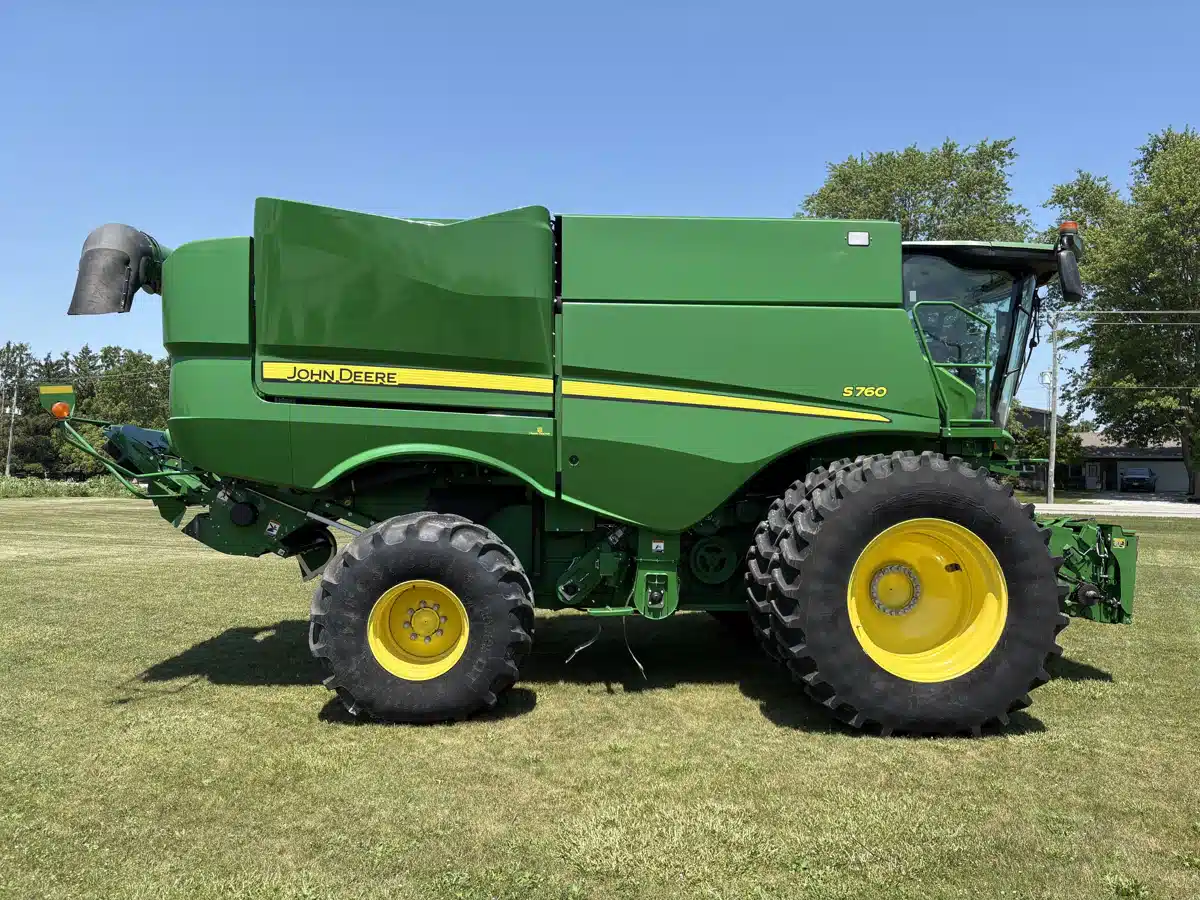 Gallery image 2 for Used 2020 John Deere S760 Combine