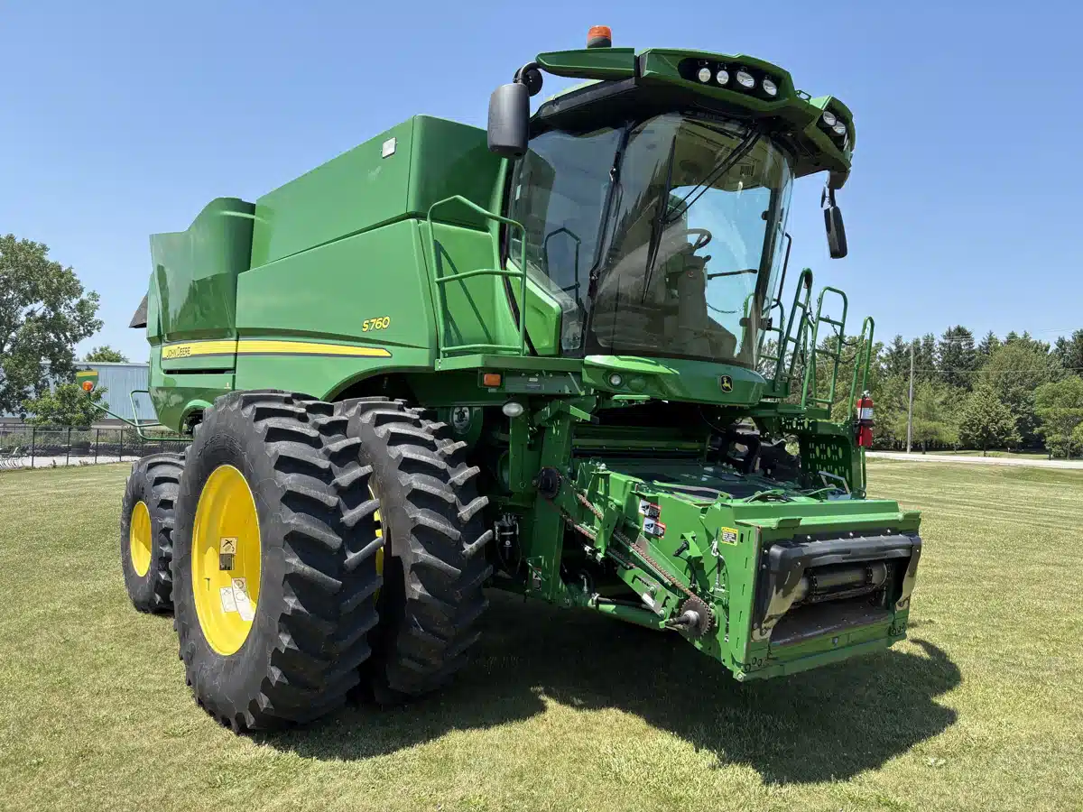 Gallery image 1 for Used 2020 John Deere S760 Combine