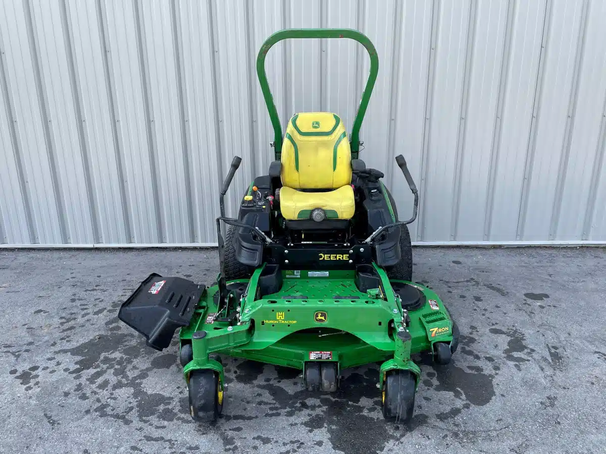 Gallery image 2 for Used 2021 John Deere Z950R Mower - Zero Turn