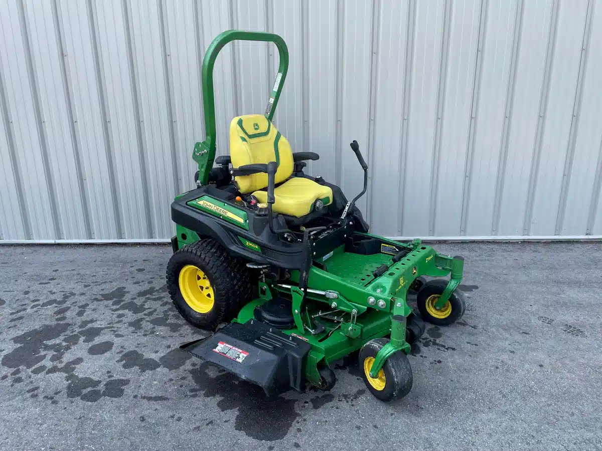 Gallery image 2 for Used 2020 John Deere Z950R Mower - Zero Turn