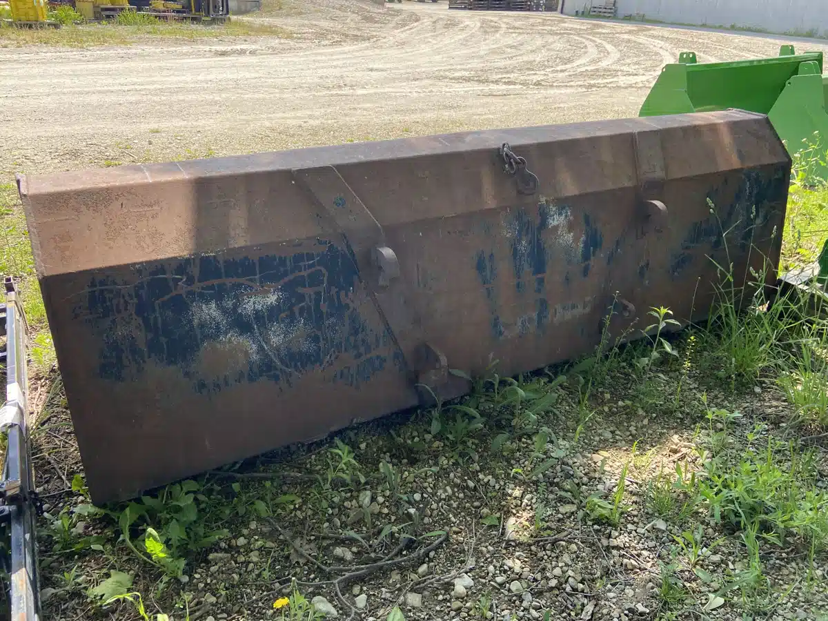 Gallery image 2 for Used HLA 108" MATERIAL BUCKET Tractor Loader