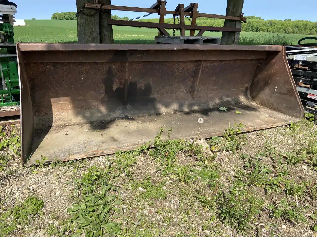 Gallery image 1 for Used HLA 108" MATERIAL BUCKET Tractor Loader