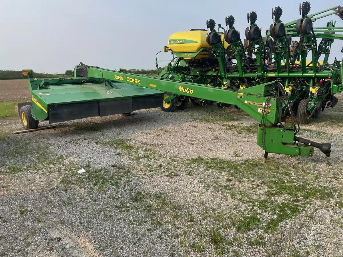 Gallery image 1 for Used 2004 John Deere 946 Disc Mower Conditioner