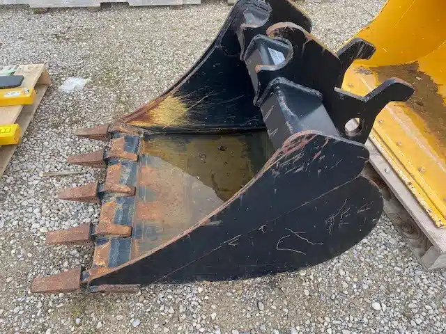 Gallery image 2 for 2022 John Deere 30" HD DIG BUCKET Bucket