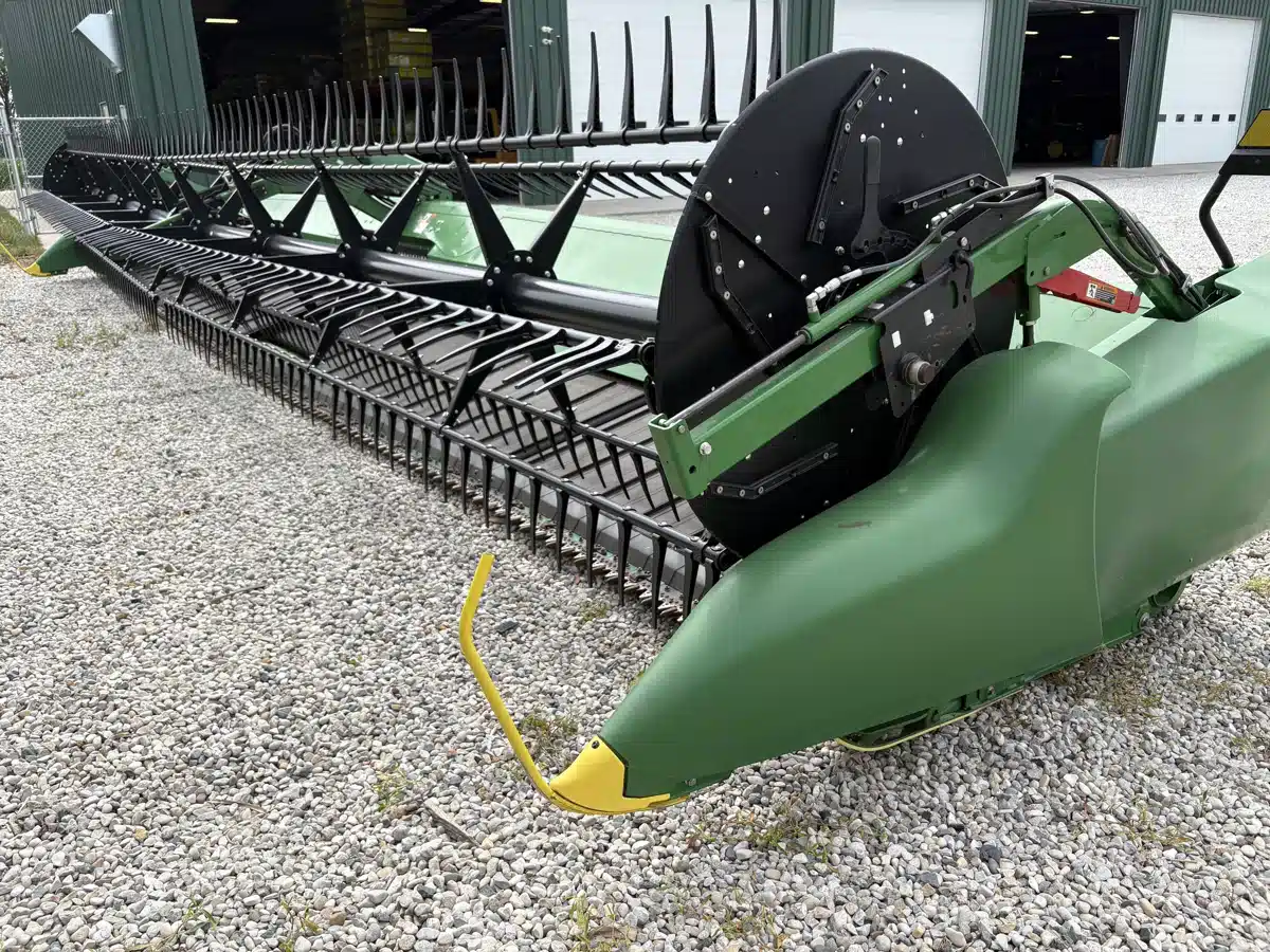 Gallery image 1 for Used 2022 John Deere RD40F Header - Flex