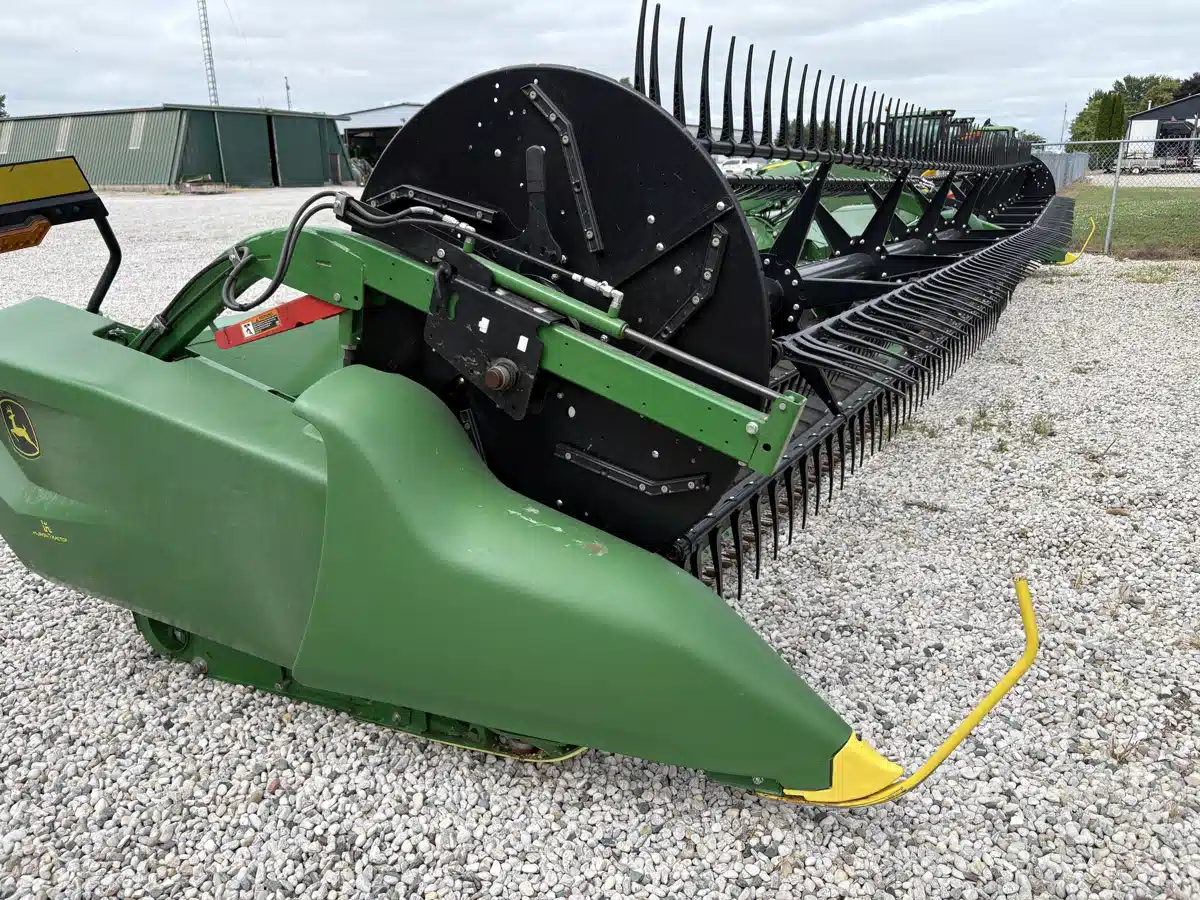 Gallery image 2 for Used 2022 John Deere RD40F Header - Flex