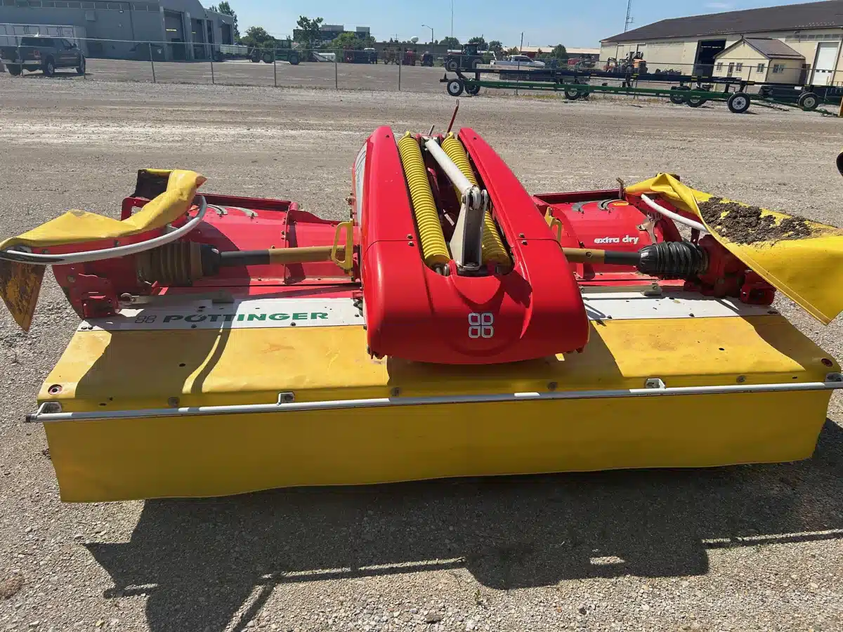 Gallery image 1 for Used Pottinger X8ED/301ED Mower Conditioner