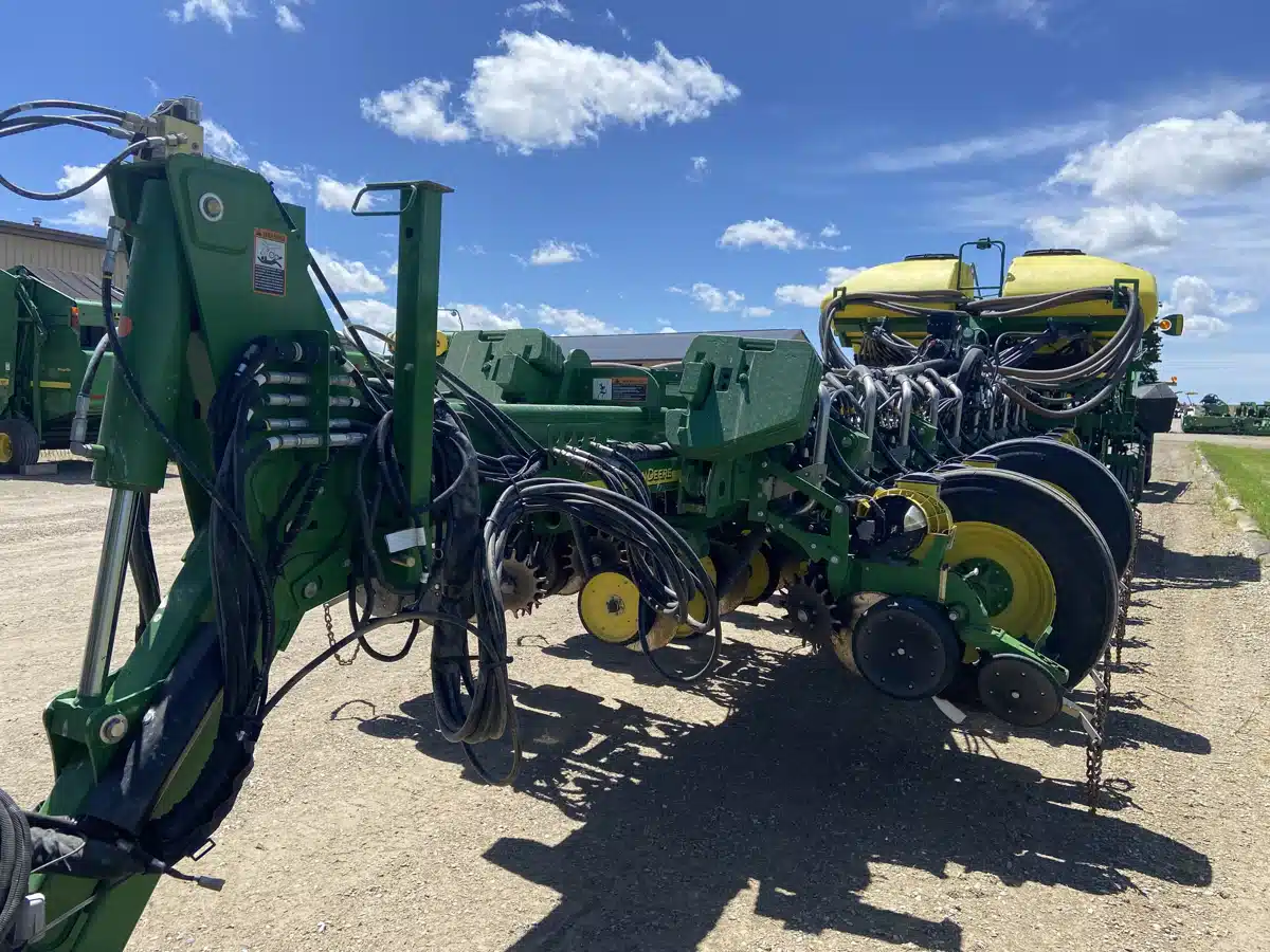 Gallery image 2 for Used 2014 John Deere 1770 Planter
