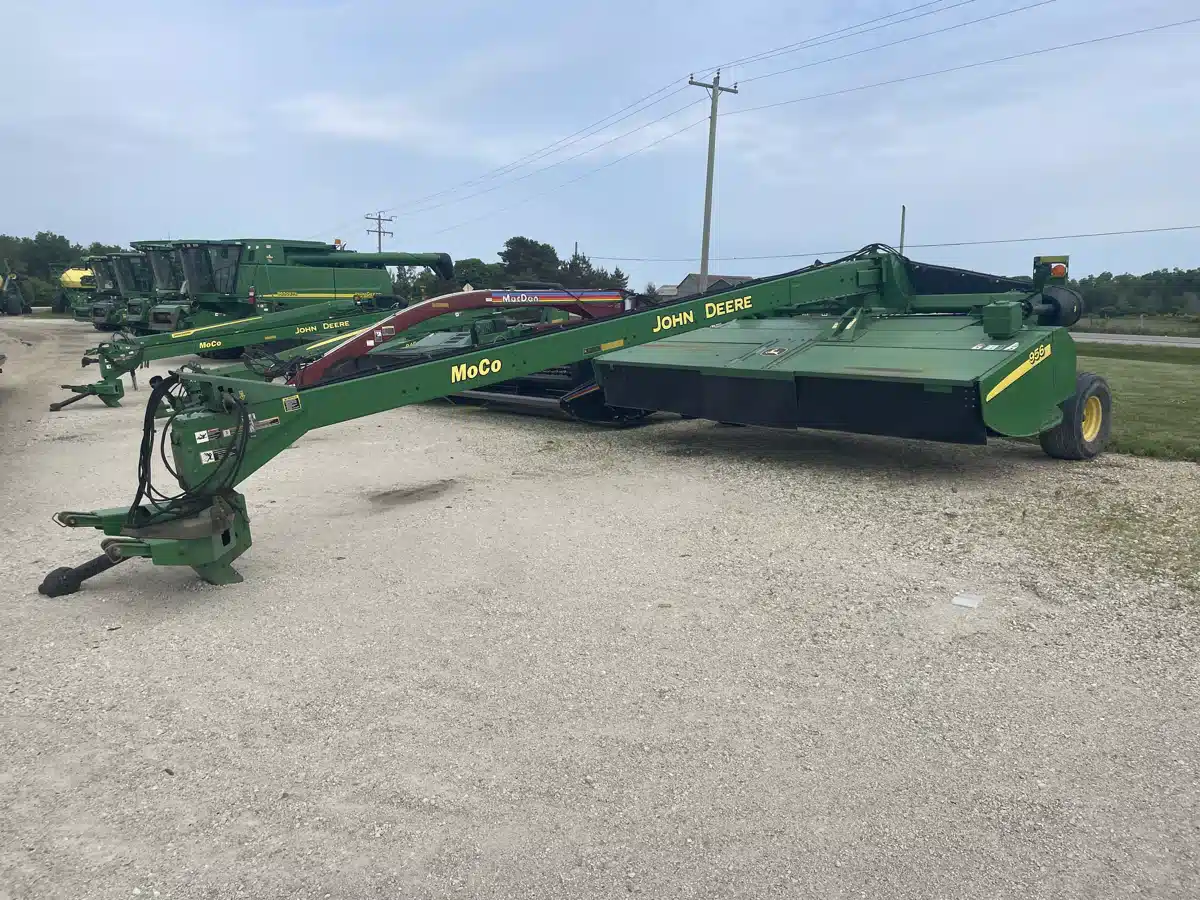 Gallery image 2 for Used 2012 John Deere 956 Disc Mower Conditioner