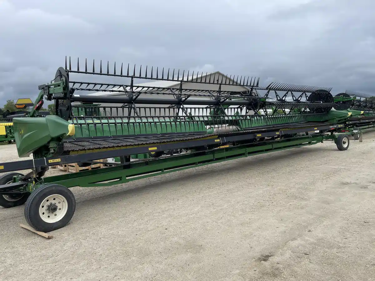 Gallery image 1 for Used 2022 John Deere HD40F Header - Flex Draper