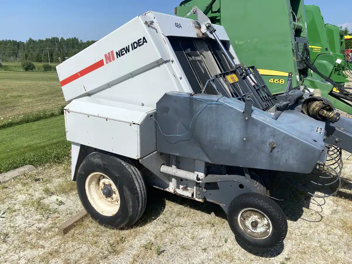 Gallery image 1 for Used New Idea 484 Round Baler