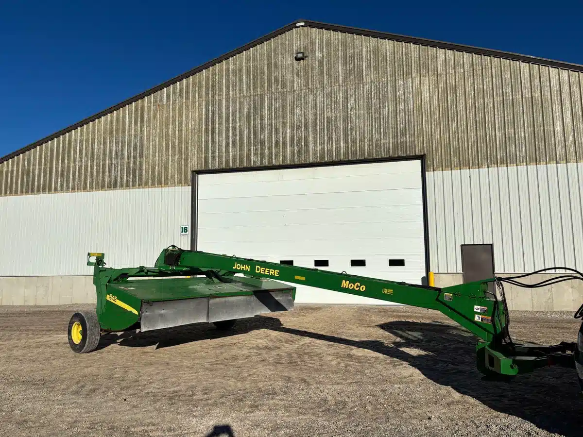 Gallery image 1 for Used 2004 John Deere 946 Disc Mower Conditioner