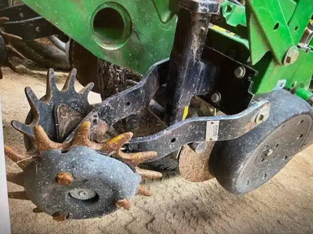 Gallery image 1 for Used Dawn 24 ROW CLEANERS Planter