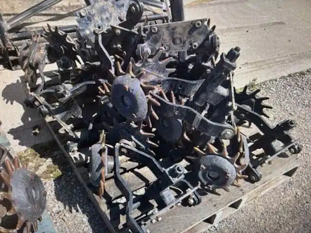 Gallery image 2 for Used Dawn 24 ROW CLEANERS Planter