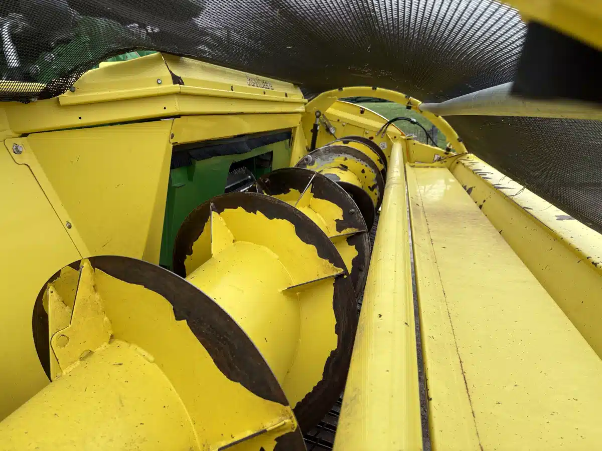 Gallery image 2 for Used 2016 John Deere 649 Header - Pickup