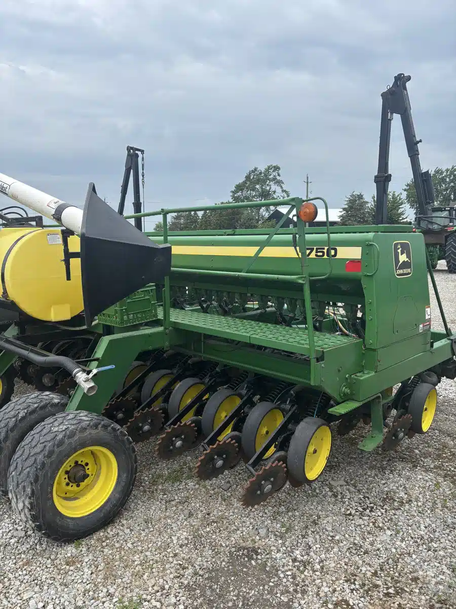 Gallery image 1 for Used 1995 John Deere 750 Drill