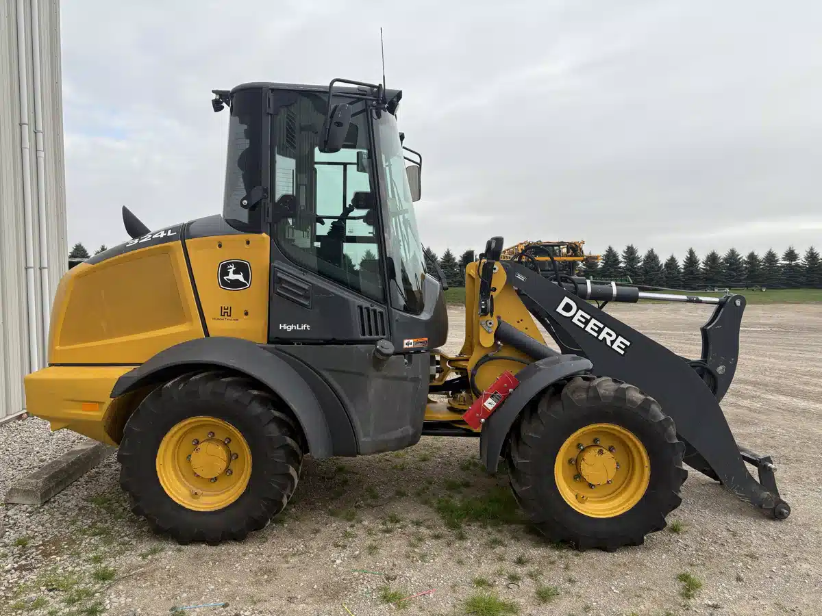 Gallery image 2 for Used 2021 John Deere 324L Wheel Loader