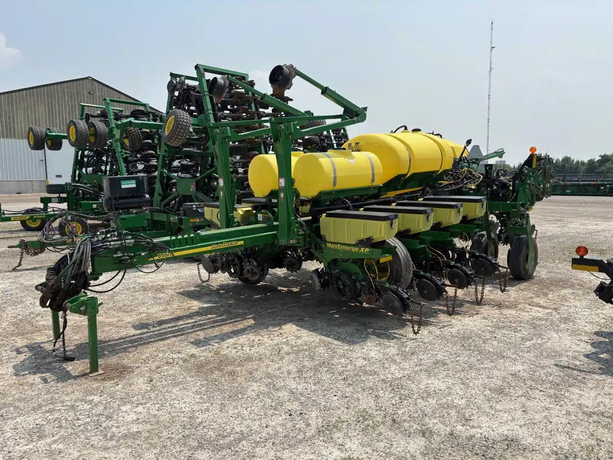 Gallery image 2 for Used 2013 John Deere 1770NT Planter