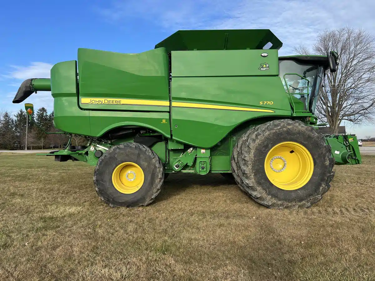 Gallery image 2 for Used 2022 John Deere S770 Combine