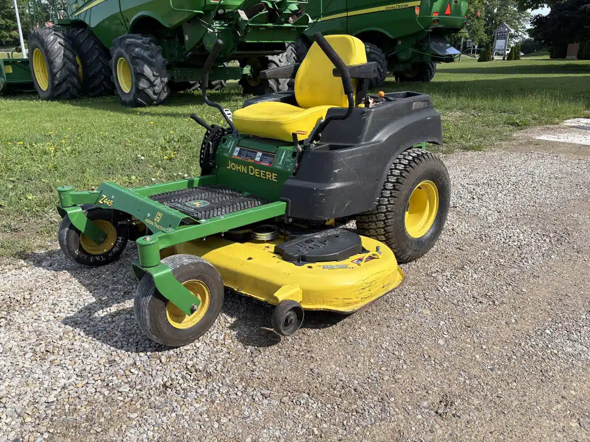 Gallery image 2 for Used 2011 John Deere Z445 Mower - Zero Turn