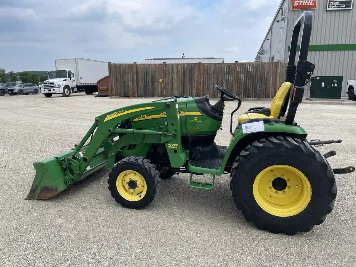 Gallery image 2 for Used 2008 John Deere 3320 Tractor