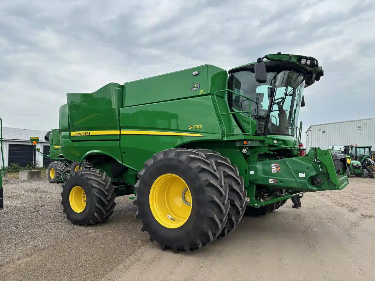 Gallery image 1 for Used 2022 John Deere S770 Combine