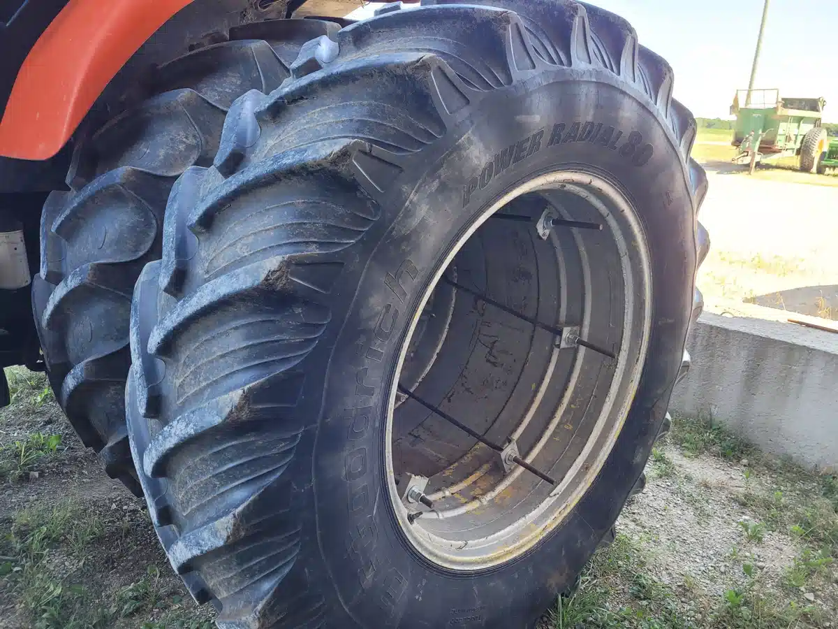 Gallery image 2 for Used Unspecified 20.8x42 R1 Tires