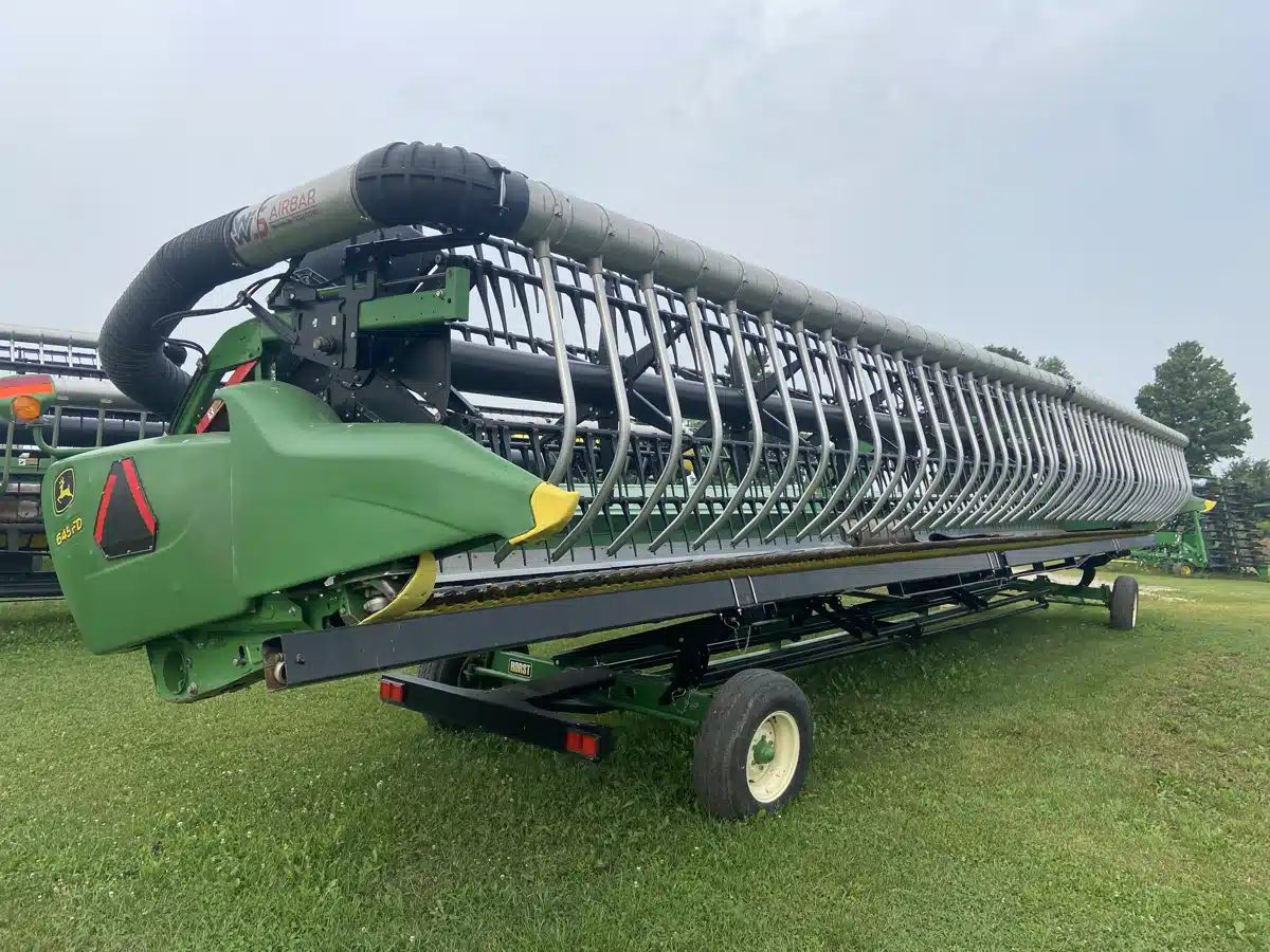 Gallery image 1 for Used 2018 John Deere 645FD Header - Draper