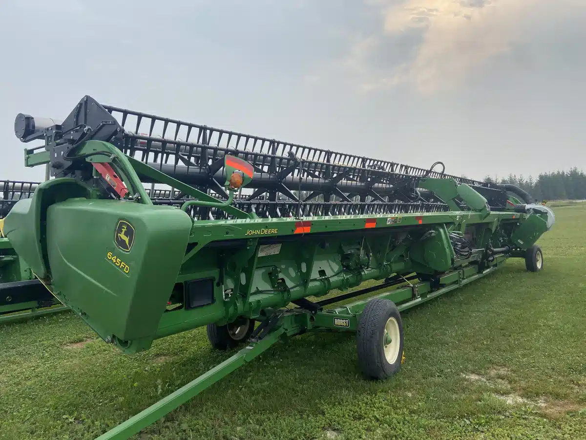 Gallery image 2 for Used 2018 John Deere 645FD Header - Draper