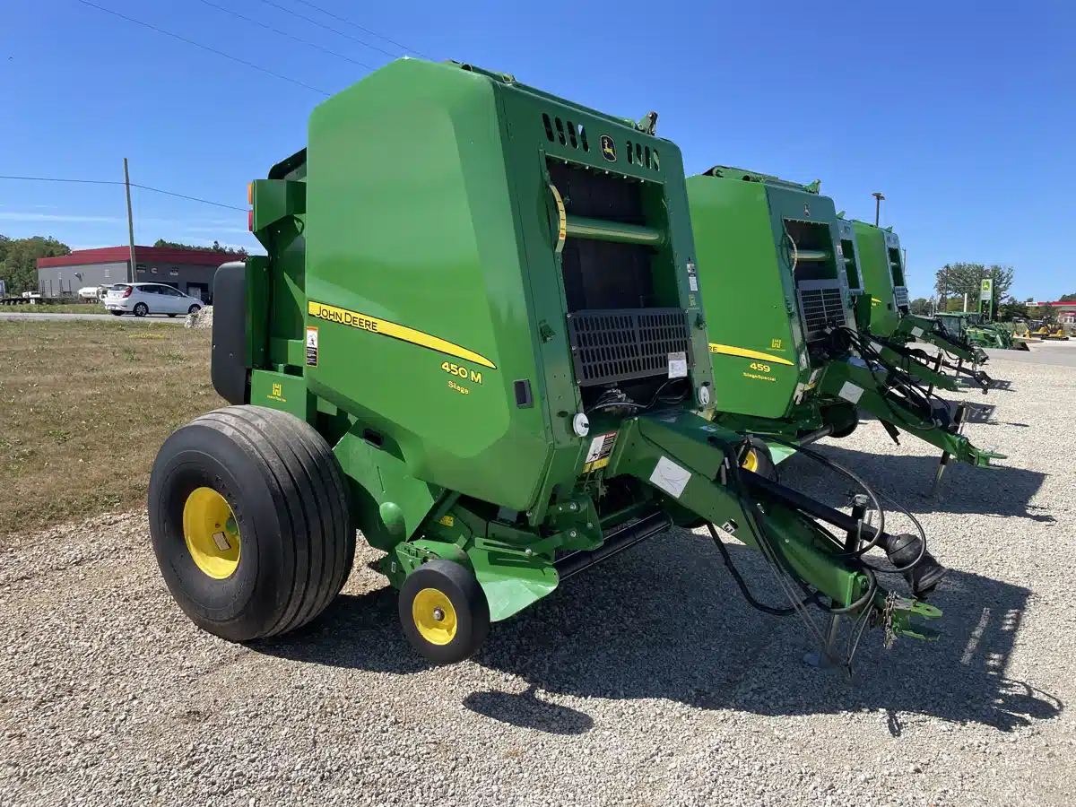 Gallery image 1 for Used 2019 John Deere 450M Round Baler