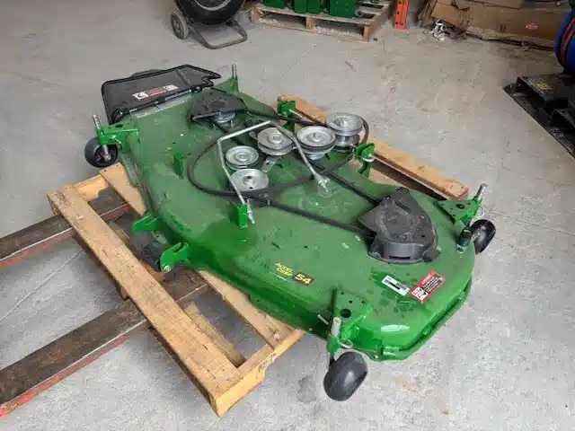 Gallery image 1 for Used John Deere 54 ACCEL DECK L&G Attachment
