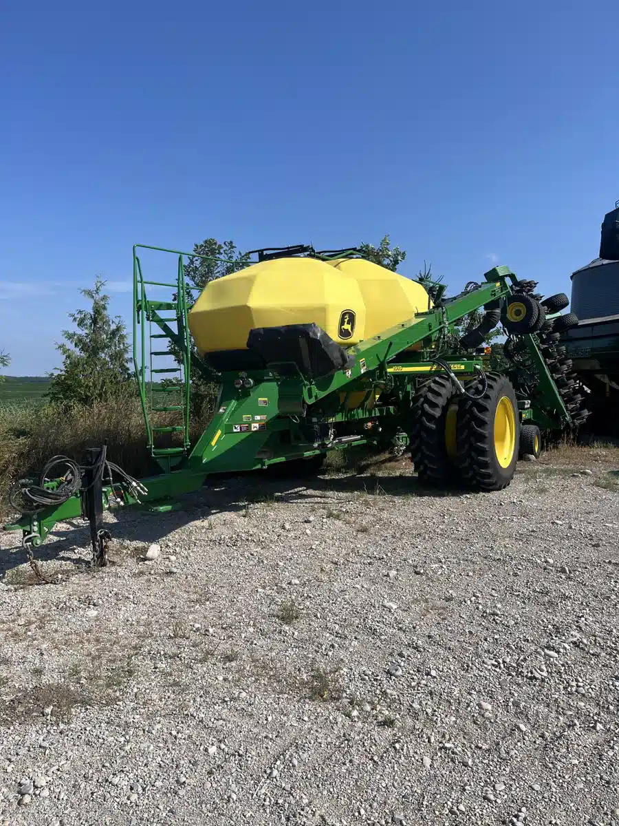 Gallery image 1 for Used 2020 John Deere 1890 Air Drill