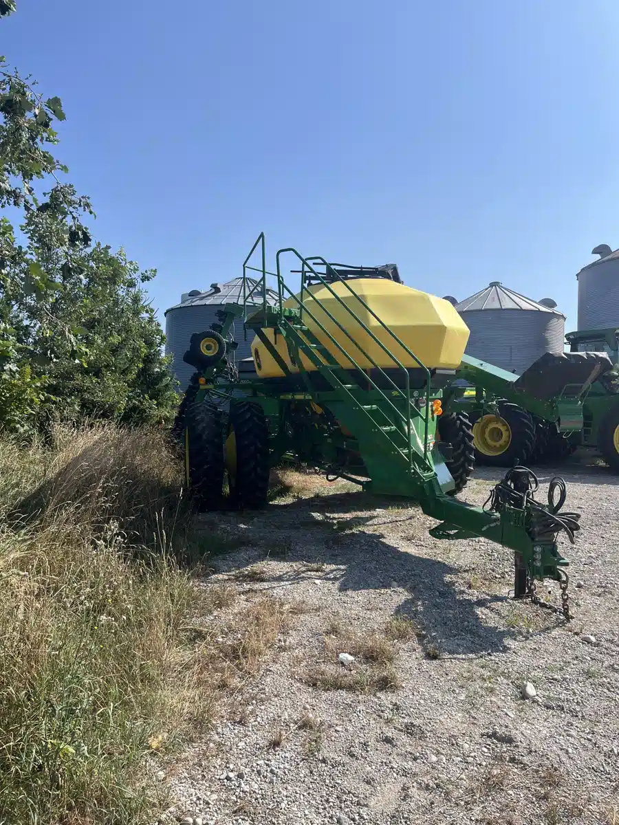 Gallery image 2 for Used 2020 John Deere 1890 Air Drill