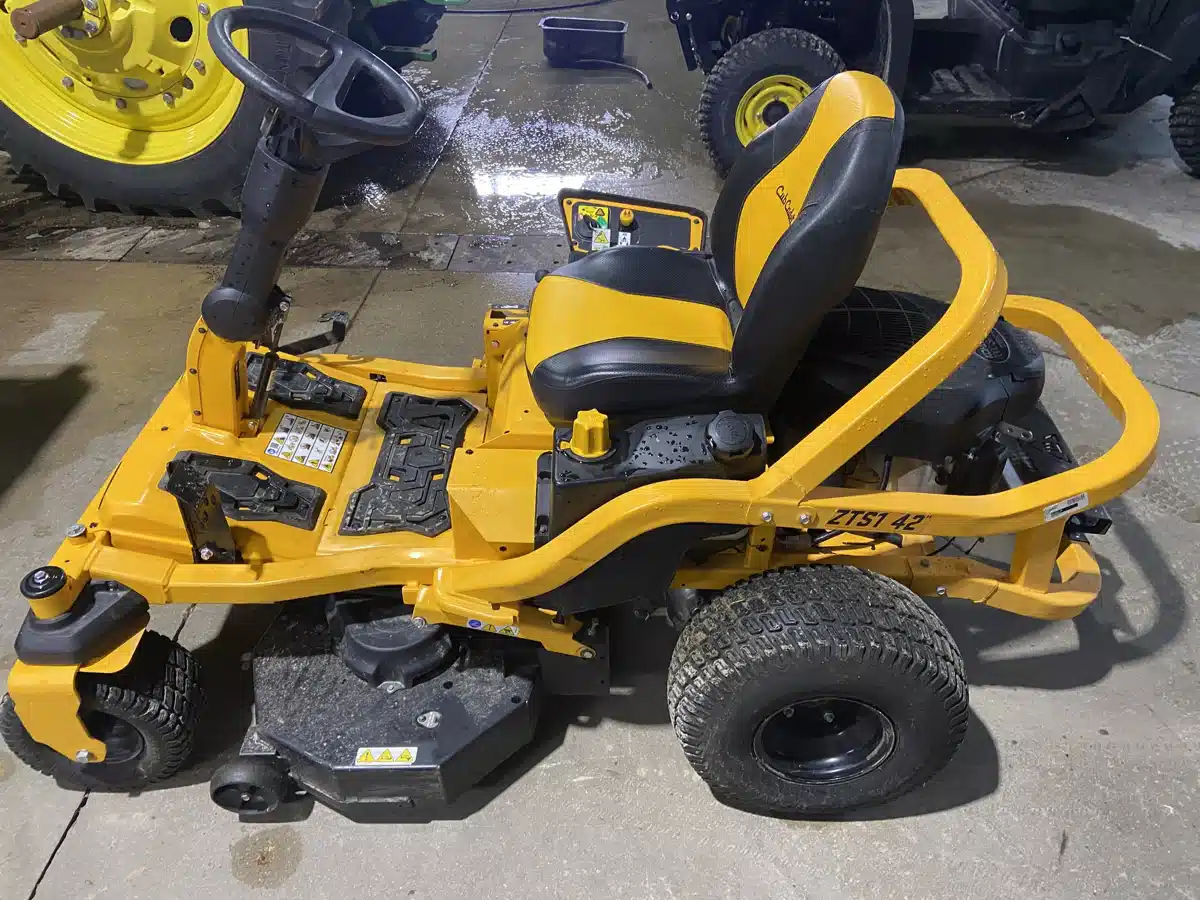 Gallery image 2 for Used 2022 Cub Cadet ZTS142 Mower - Zero Turn