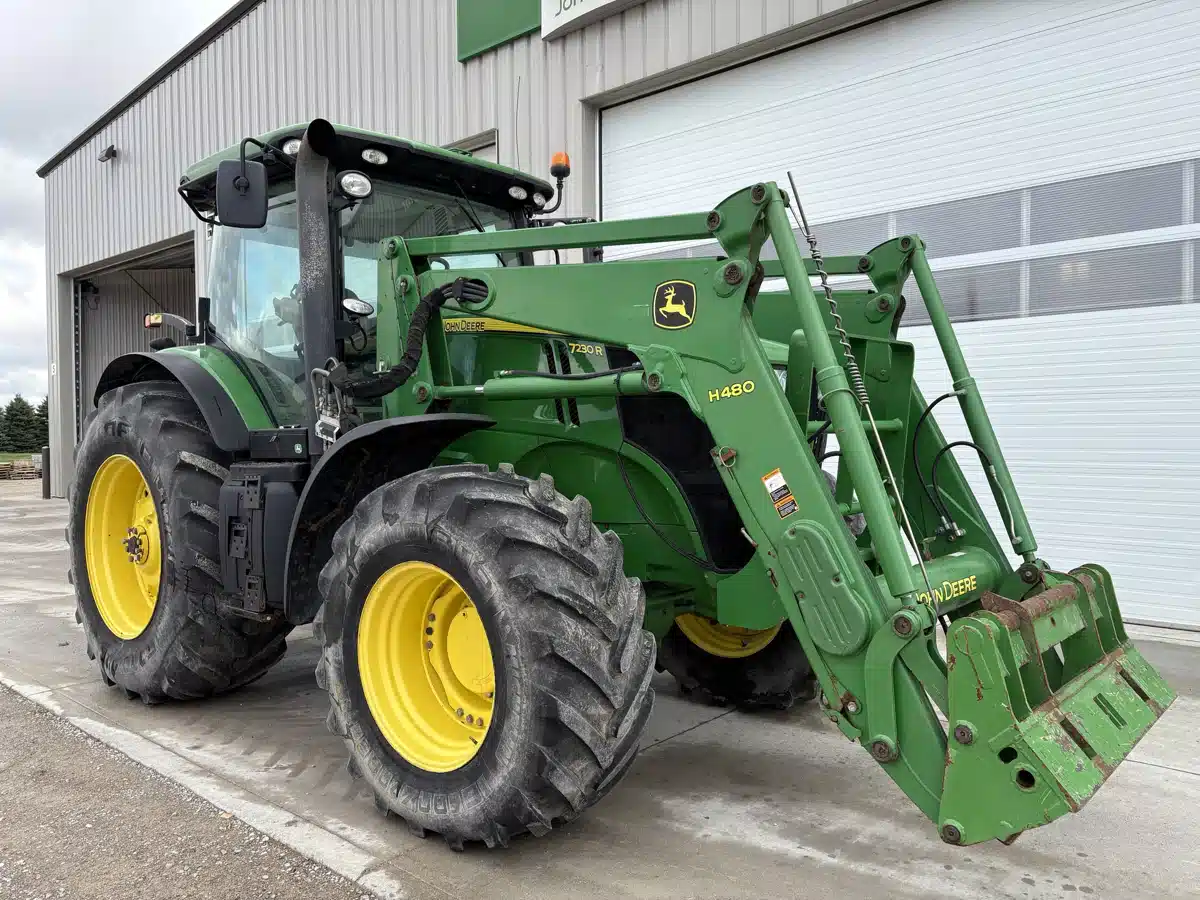 Gallery image 2 for Used 2011 John Deere 7230R Tractor