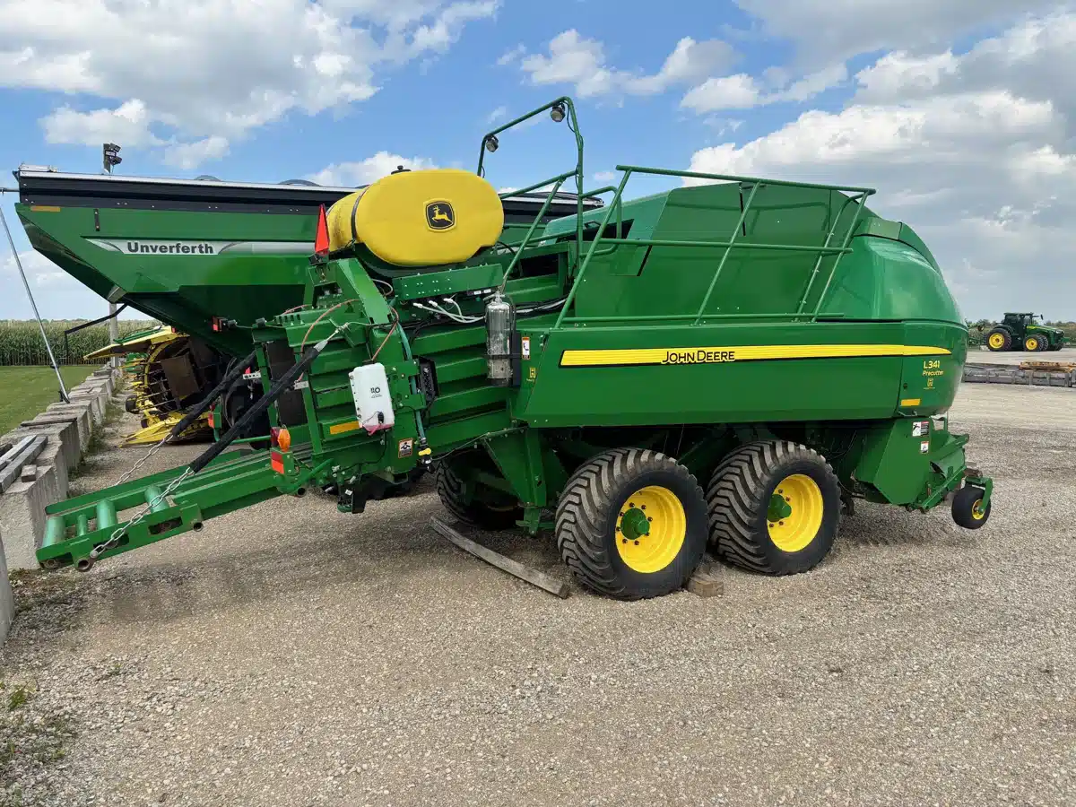 Gallery image 2 for Used 2020 John Deere L341 Square Baler - Large