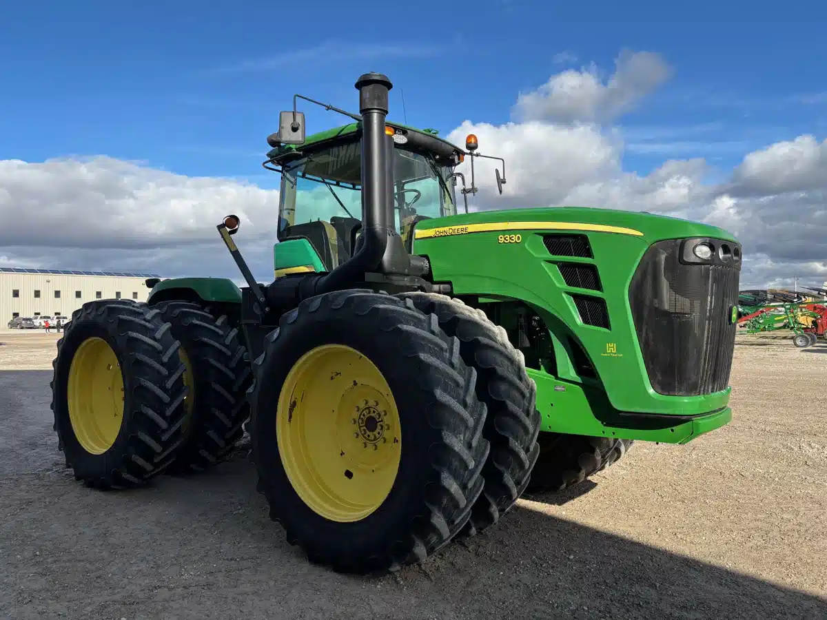 Gallery image 2 for Used 2010 John Deere 9330 Tractor