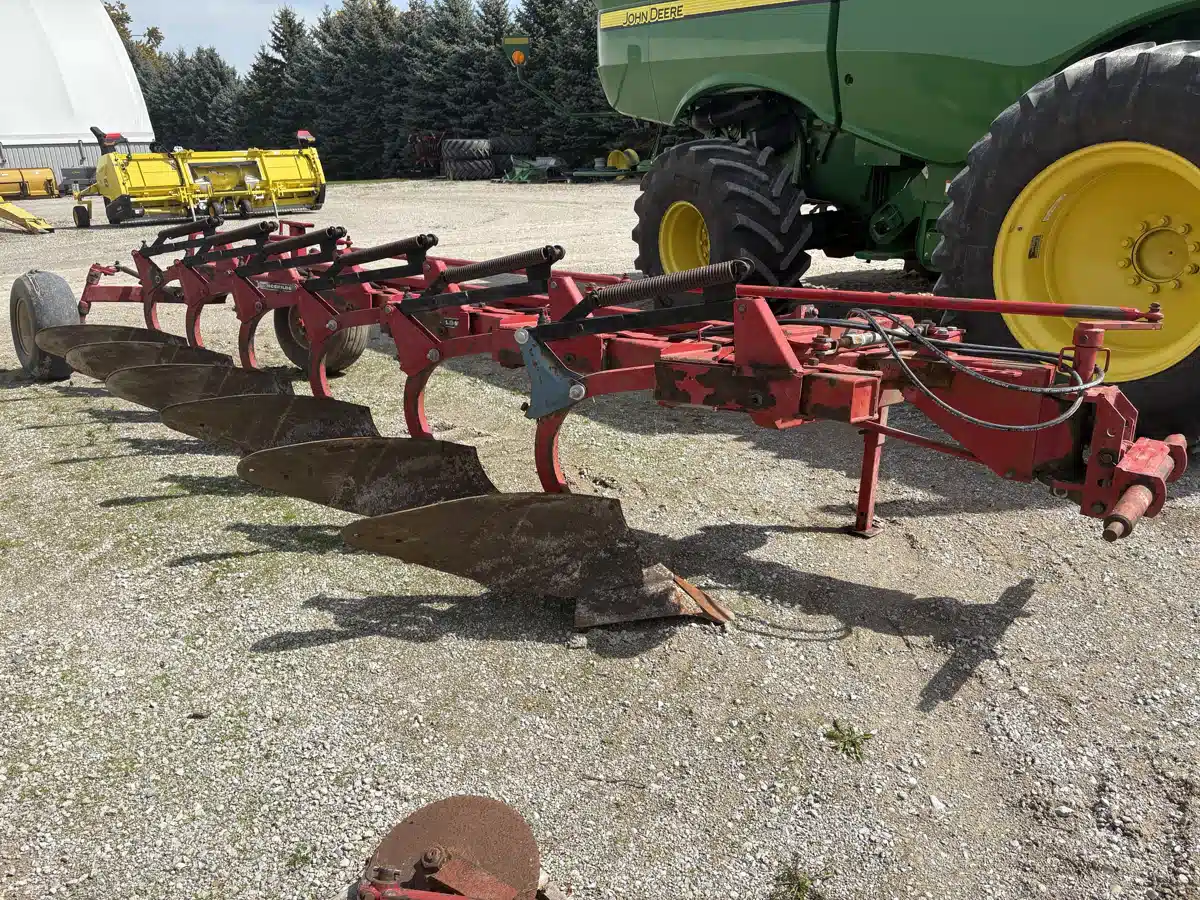 Gallery image 1 for Used Kongskilde 6 FURROW Plow