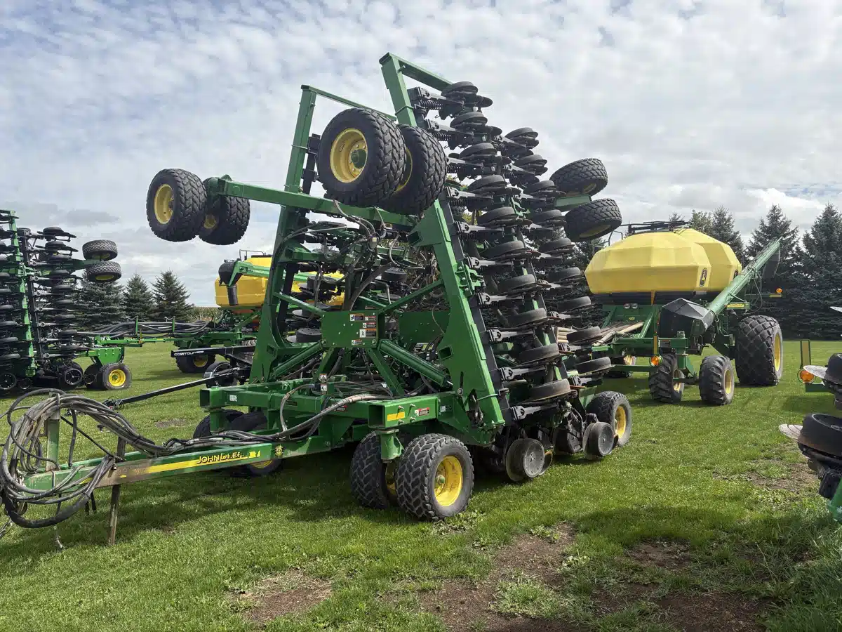 Gallery image 2 for Used 2013 John Deere 1890 Air Drill