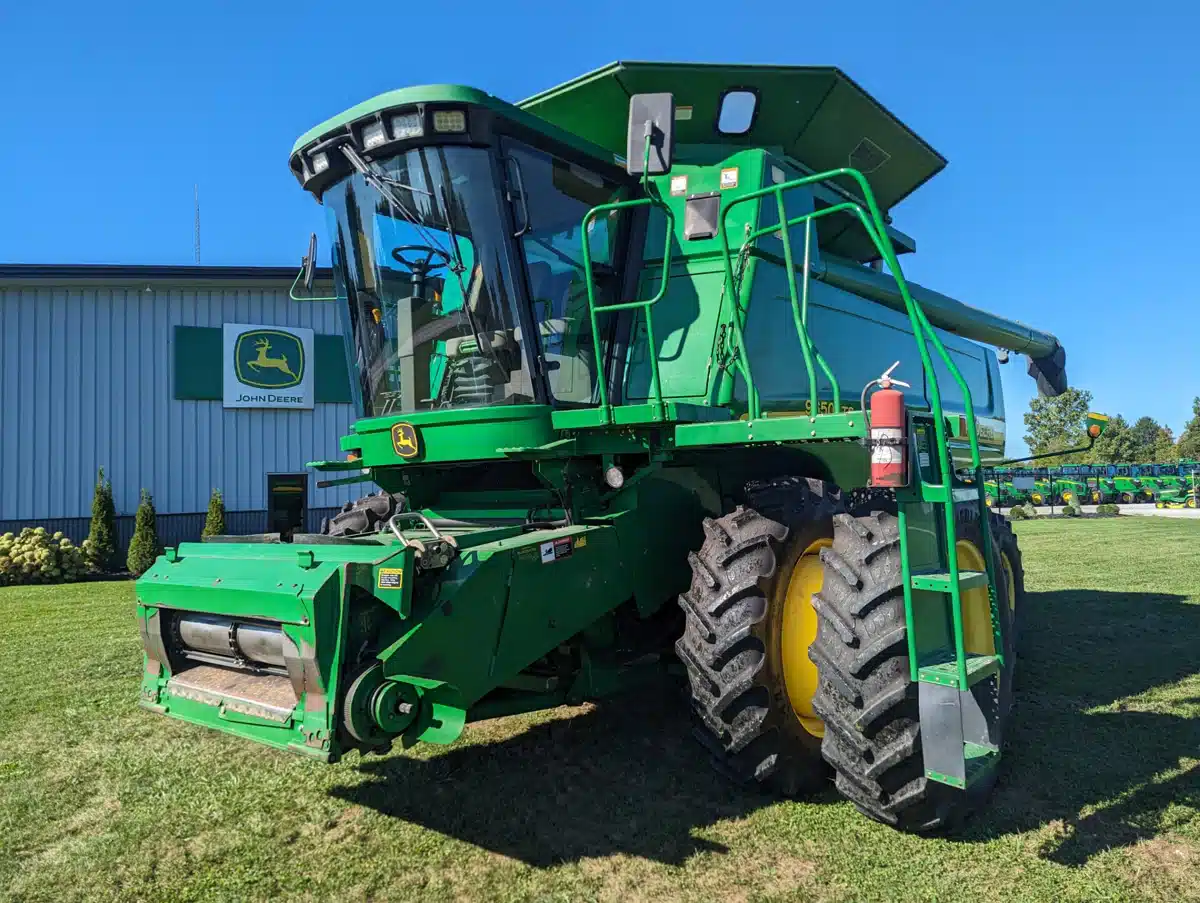 Gallery image 2 for Used 2003 John Deere 9650 STS Combine