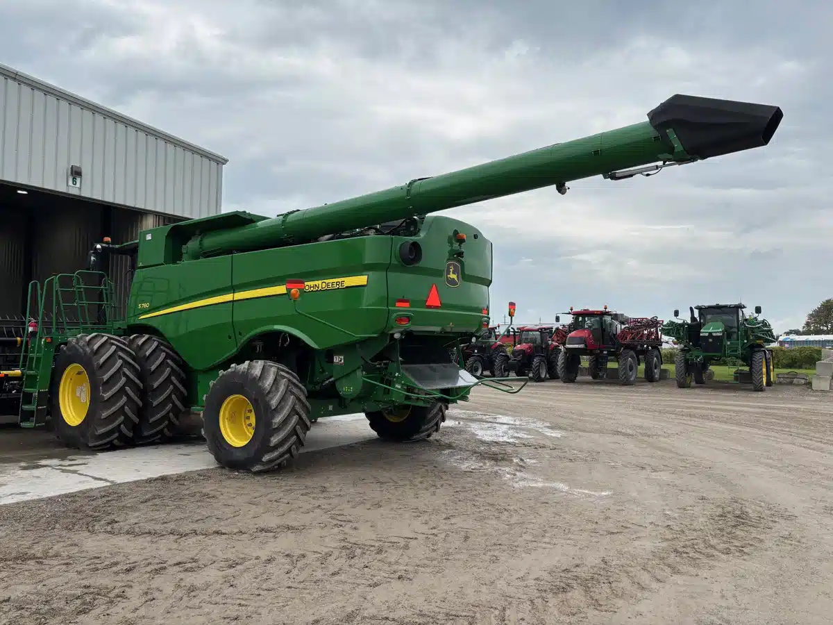Gallery image 2 for Used 2020 John Deere S780 Combine