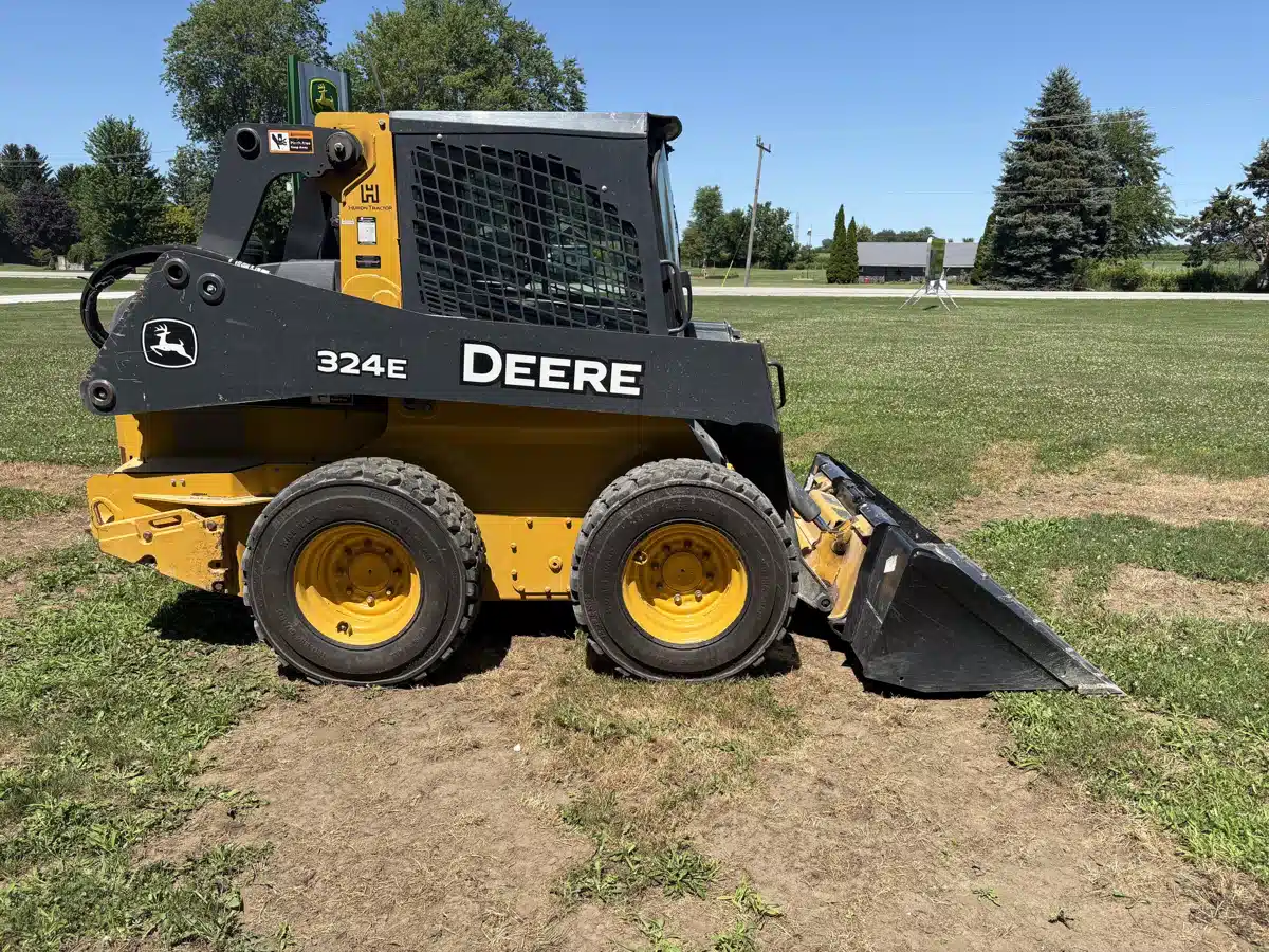 Gallery image 1 for Used 2017 John Deere 324E Skid Steer