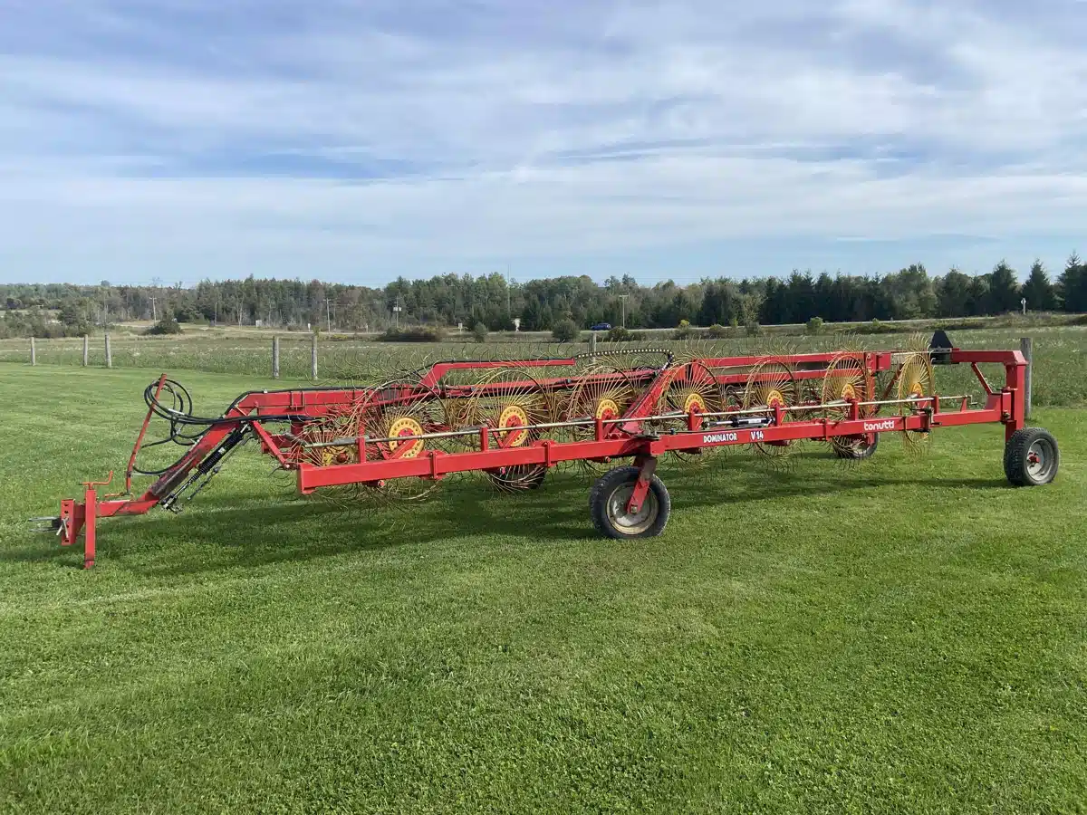 Gallery image 1 for Used Tonutti 26' Rake