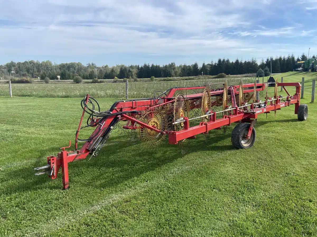 Gallery image 2 for Used Tonutti 26' Rake