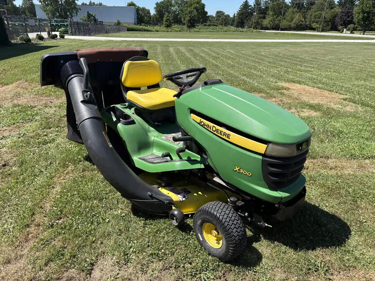 Gallery image 1 for Used 2008 John Deere X300 Lawn Tractor
