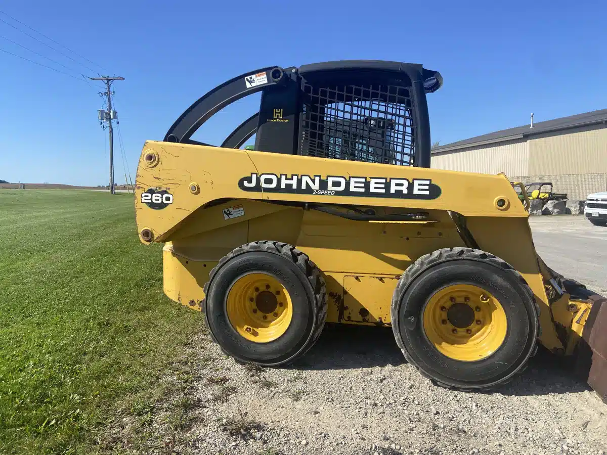 Gallery image 1 for Used 2001 John Deere 260 Skid Steer