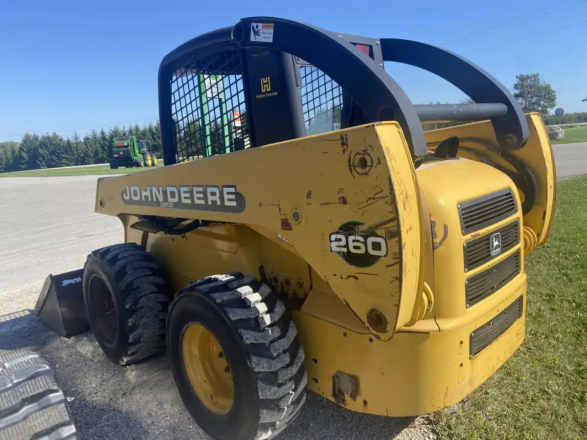 Gallery image 2 for Used 2001 John Deere 260 Skid Steer