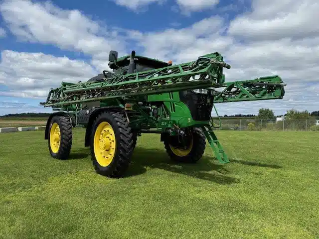 Gallery image 1 for Used 2019 John Deere R4045 Sprayer - Self Propelled